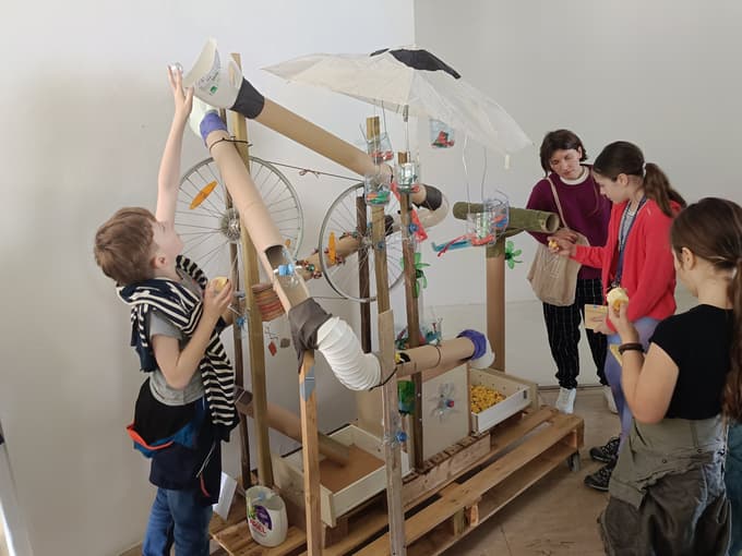 Veliko pozornosti je pritegnil časovni stroj OŠ Tabor.