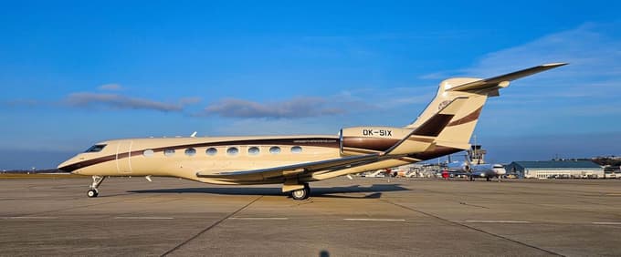 Zasebno letalo lastnika Pop TV na Brniku