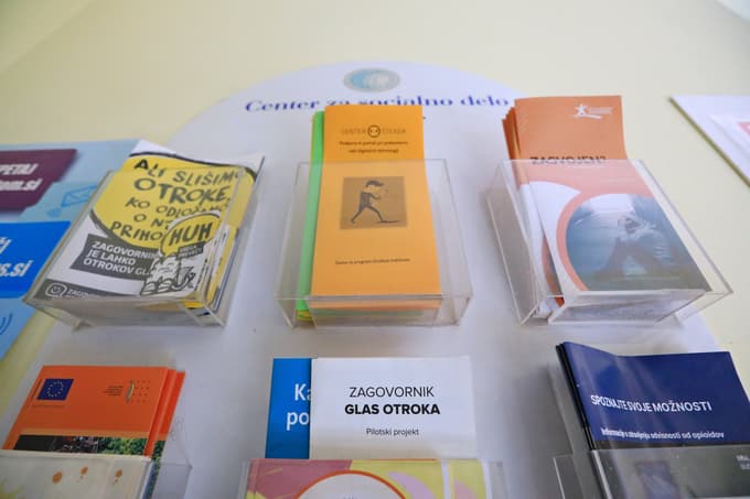 Medvrstniško nasilje je resen problem: Kako ga lahko preprečimo?