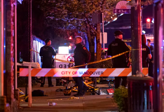 (FOTO) V Vancouvru več mrtvih, ko je avto zapeljal v množico