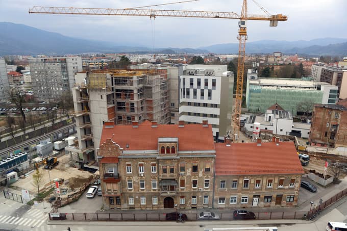 UKC Maribor: Lastnik največjega stanovanja v Masarykovi terja novo cenitev