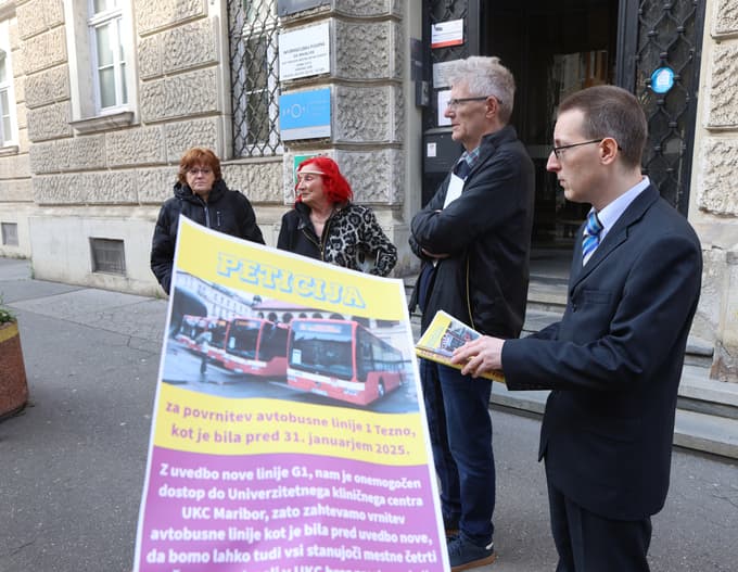 Krajani Tezna so na občini predali peticijo, naj avtobusna linija G1 znova vozi mimo UKC.