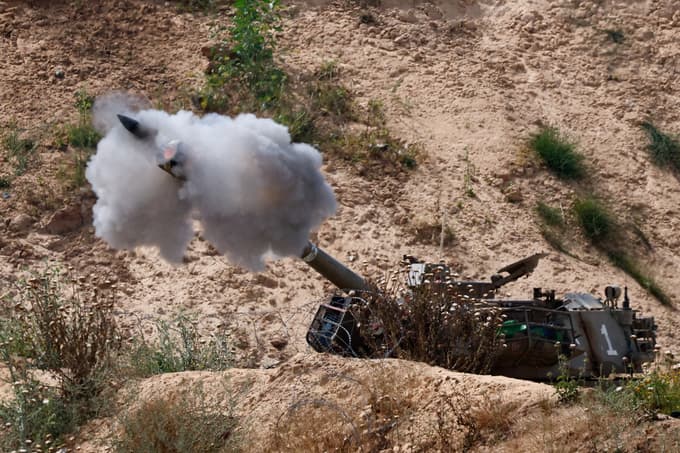 (FOTO) Izraelska vojska v Jemnu napadla elektrarne in letališče. Napadli so letalske steze, letala in infrastrukturo