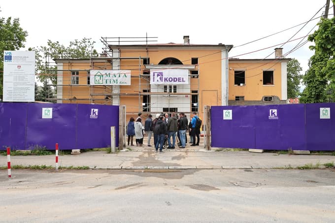 (FOTO) Poglejte, kako poteka prenova Langerjeve vile: Kaj so odkrili?