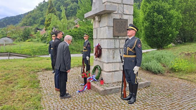 Polaganje venca pri Malgajevem spomeniku na Dobrijah, pri spomeniku Maks Večko in Jani Prednik