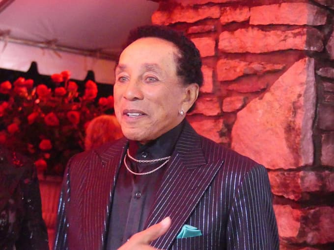 Šikanirane in spolno zlorabljene več kot 20-krat: Hišne pomočnice s tožbo nad zvezdnika in njegovo nesramno ženo