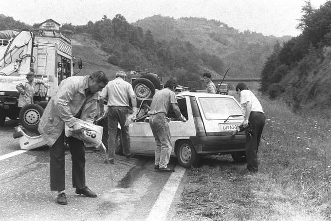 Slovenika je bila razširjena dvopasovnica in zelo nevarna. Avtocesta je bila zgrajena šele po tragediji.