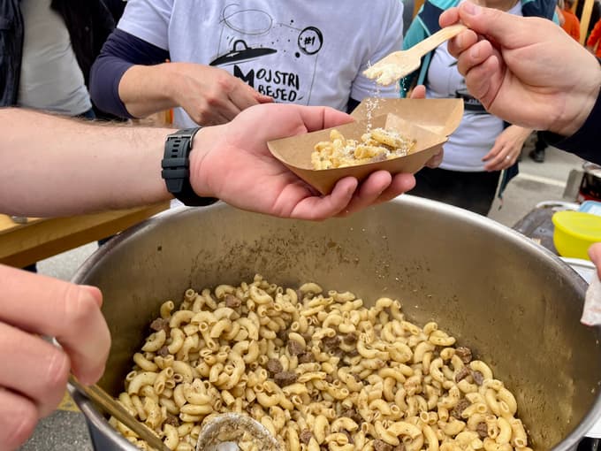 (FOTO) Festival makaronflajša v Mežici zopet navdušil