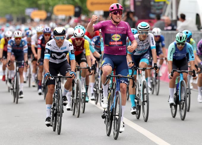 Dirka po Italiji: Zamenjava ni možna? Pa vzamemo rožnato majico