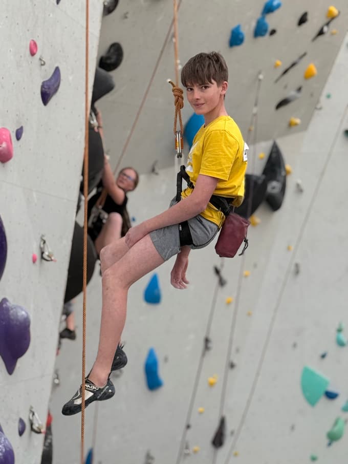 Plezanje na Prevaljah: Pod črto Vzhodne lige drugo mesto koroških plezalcev, veselijo se že državnega prvenstva