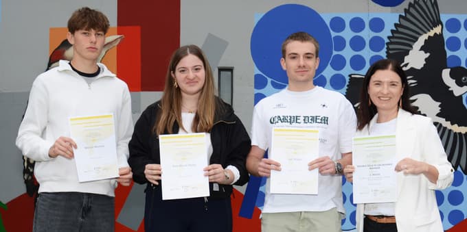 Zmagovalna ekipa iz Srednje šole za oblikovanje Maribor je dokazala, da tudi dijaki srednjih strokovnih šol posežejo po najvišjih mestih. 