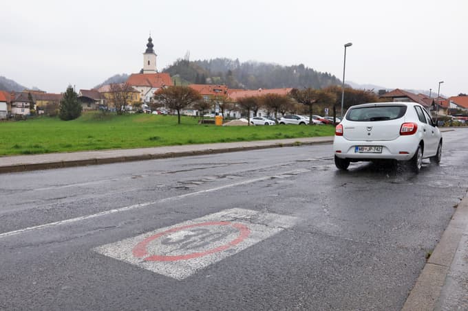 (FOTO) Je cona 30 v Kamnici nezakonita? "Nerodno mi je, da sem župan," se je na razkritje Kanglerja odzval Arsenovič