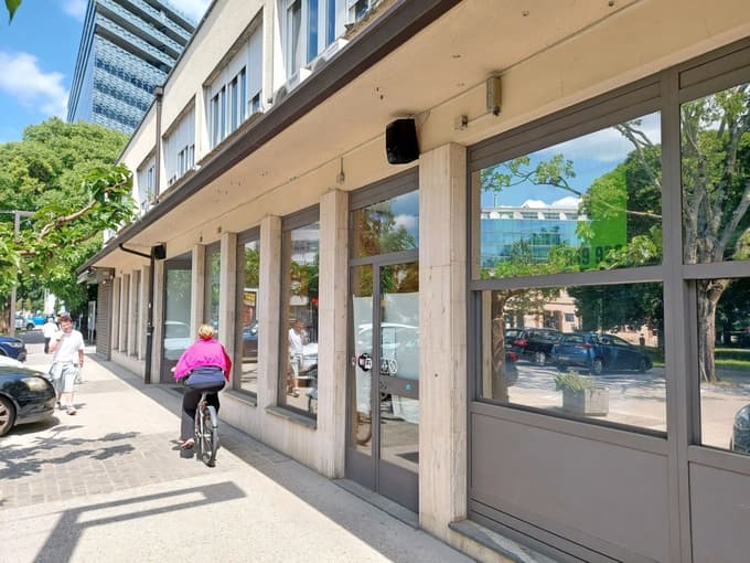 Legendarna restavracija in kavarna Pecivo je naprodaj za 850.000 evrov. 