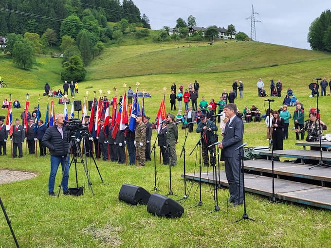 Poljana, spomenik Svobodi in miru na Poljani, Poljana, Spominska slovesnost ob 80. letnici zadnjih bojev II. svetovne vojne