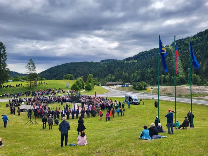 Poljana, spomenik Svobodi in miru na Poljani, Poljana, Spominska slovesnost ob 80. letnici zadnjih bojev II. svetovne vojne
