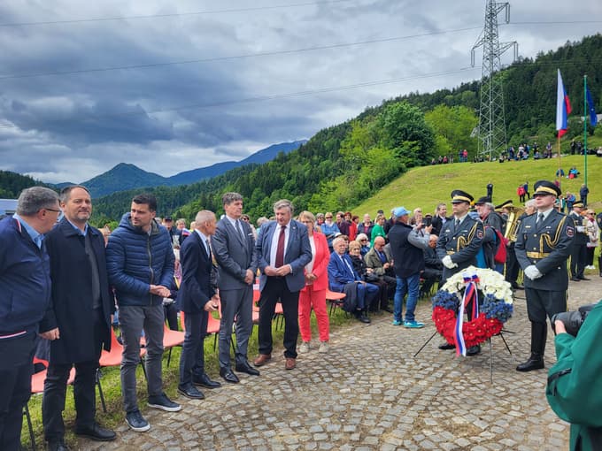 Poljana, spomenik Svobodi in miru na Poljani, Poljana, Spominska slovesnost ob 80. letnici zadnjih bojev II. svetovne vojne