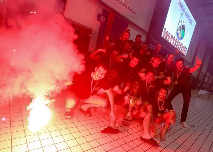 Tudi v Pristanu zna biti vroče. 