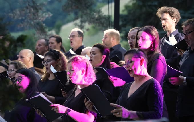 Operna noč v mariborskem Mestnem parku letos jubilejna. Kaj je novost in kdo bo nastopal?