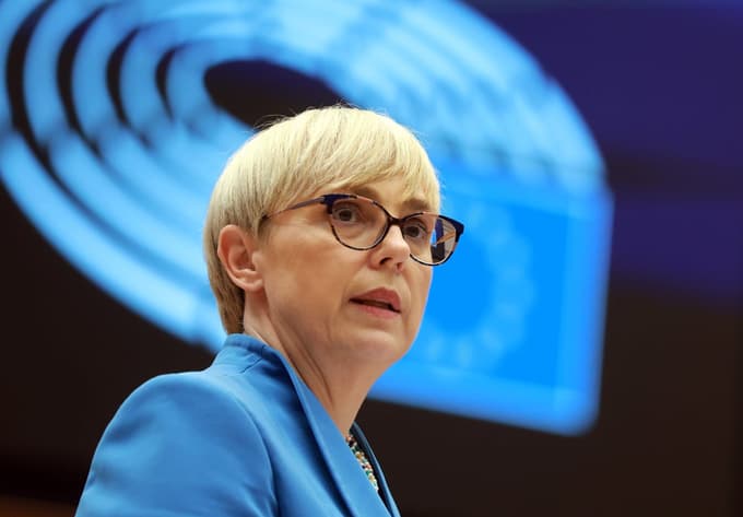 epa12122857 Slovenia's President Natasa Pirc Musar addresses a plenary session at the European Parliament in Brussels, Belgium, 21 May 2025. The European Parliament's plenary session in Brussels runs from 21 to 22 May 2025. EPA/OLIVIER HOSLET