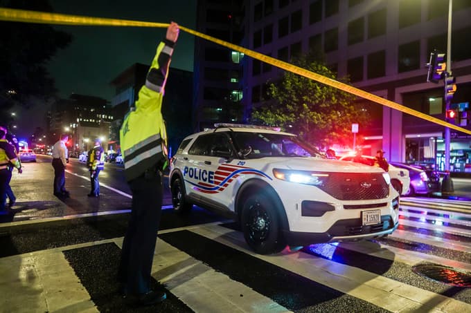 (FOTO) Pred muzejem ubit mladi par, ki je bil tik pred zaroko