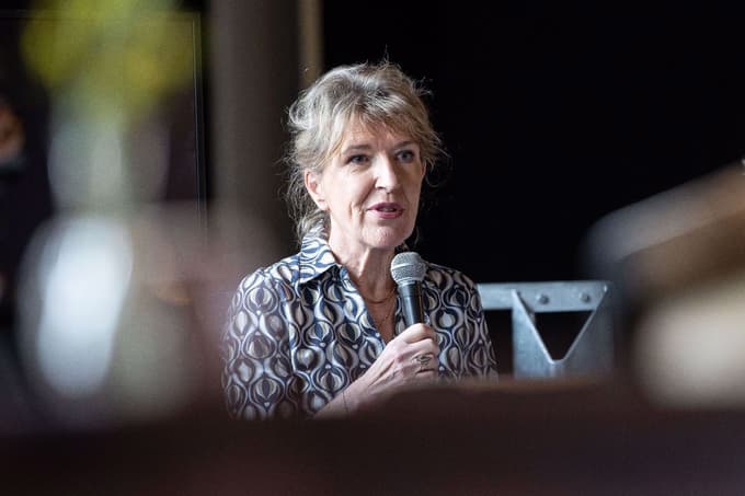 Tudi v novi sezoni bo ljubljanska Drama po besedah ravnateljice Vesne Jurca Tadel sledila zavezi, da ustvarja umetnost, ki se ne zadovoljuje z enoznačnimi odgovori,