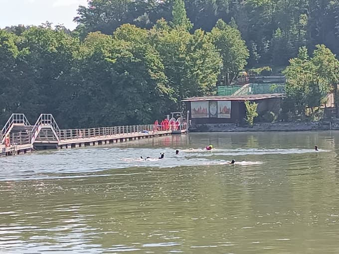 (FOTO) Reševali opečene z žveplovo kislino, iskali potopljence, gasili požar v plinarni