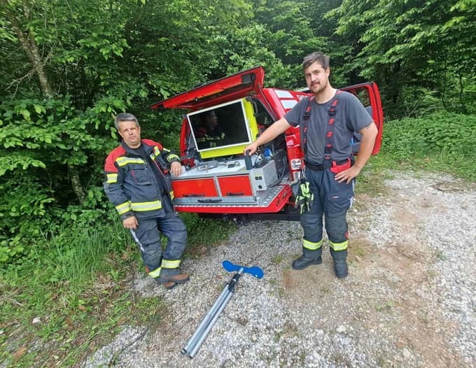 Čeprav je sama nista našla, sta bila postojnska gasilca, ki upravljata z dronom, po končani nedeljski iskalni akciji vesela srečnega razpleta.
