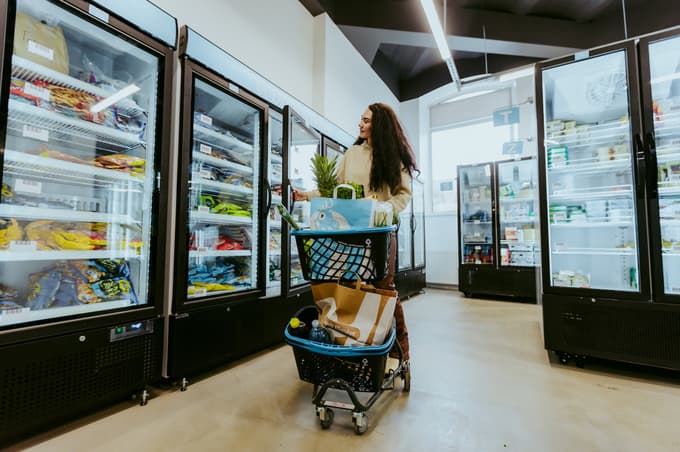 Ljubljana kupuje več, Maribor pogosteje. In kaj je skupna točka? Pivo!