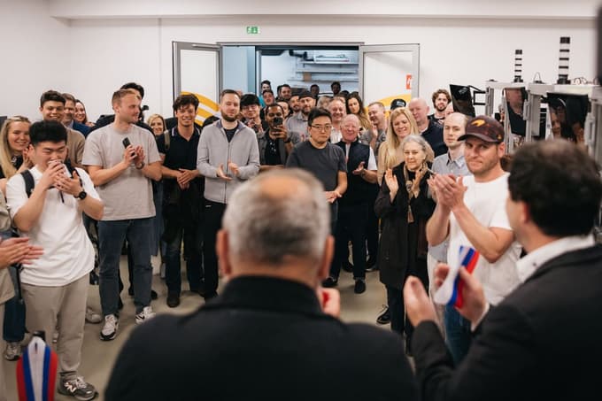 Chipolo danes zaposluje več kot 60 ljudi, ob dodatni pomoči študentov in zunanjih sodelavcev, predvsem iz lokalne skupnosti, pa tudi iz Ljubljane, Maribora, Žalca, Trsta in Celja.