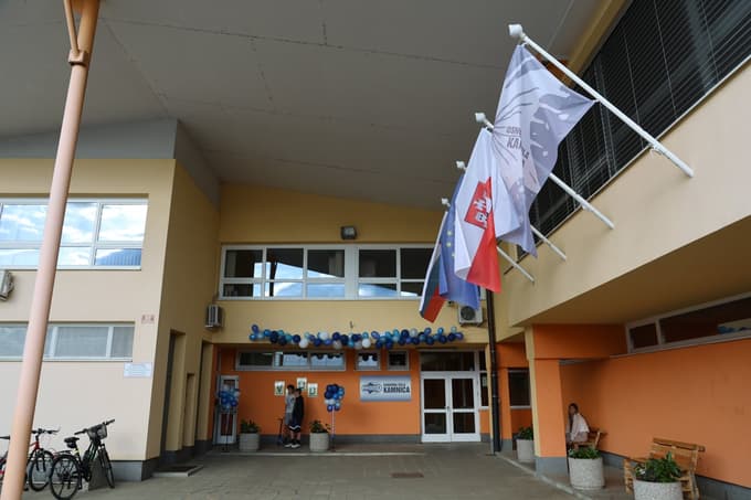 (FOTO) Osnovna šola Kamnica praznuje 50 let v sedanji stavbi in 225 let šolstva v kraju: Prostor povezovanja in učenja