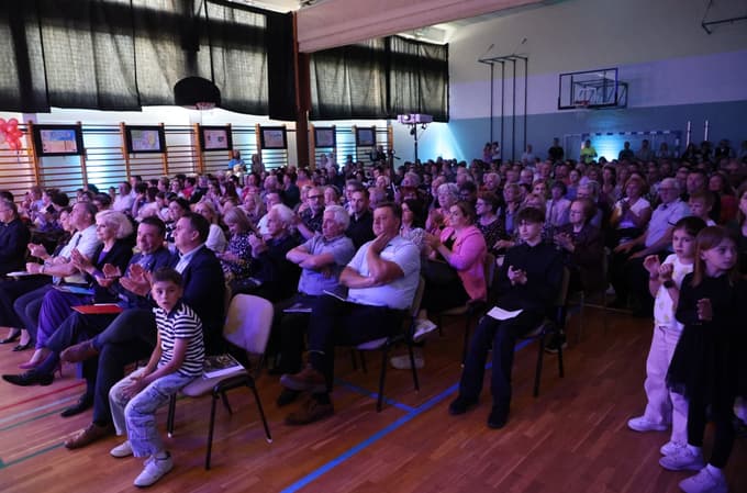 (FOTO) Osnovna šola Kamnica praznuje 50 let v sedanji stavbi in 225 let šolstva v kraju: Prostor povezovanja in učenja