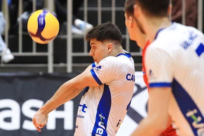 Portugalski odbojkar se odlikuje tudi z zanesljivim sprejemom.