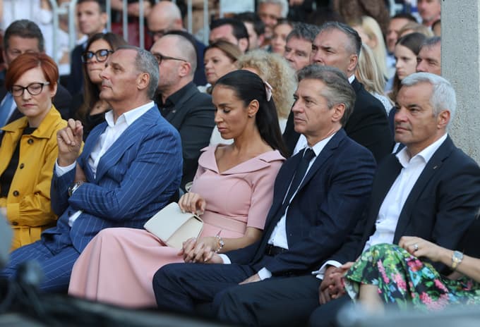 (FOTO in VIDEO) V petek zvečer vsi v Mestnem parku: V Mariboru že deseta Operna noč