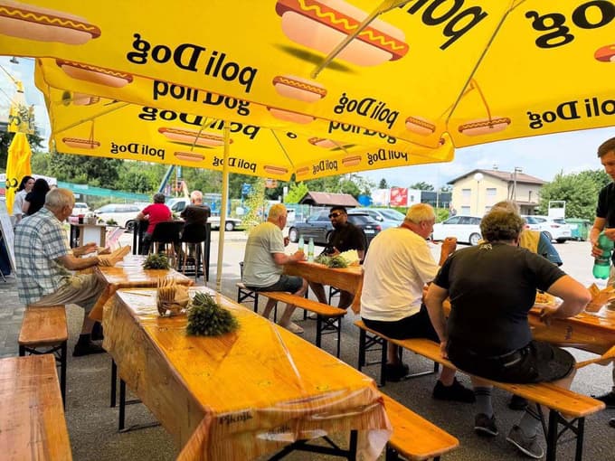 (FOTO) Po prenovi znova odprta prodajalna Perutnine Ptuj na Teznem: Kaj najraje jedo Mariborčani?