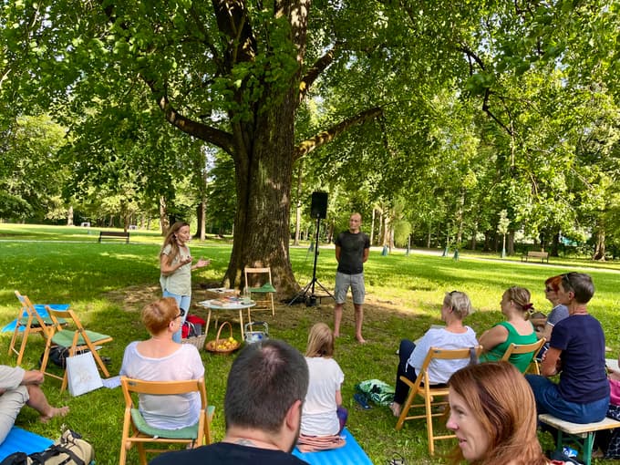 10. festival Čiči, zmeraj prinesi si koco, modrovanje pod lipo, Nara Petrovič