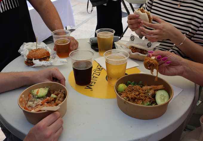 (FOTO) Food Truck Festival znova v Mariboru: 18 ponudnikov iz štirih držav!