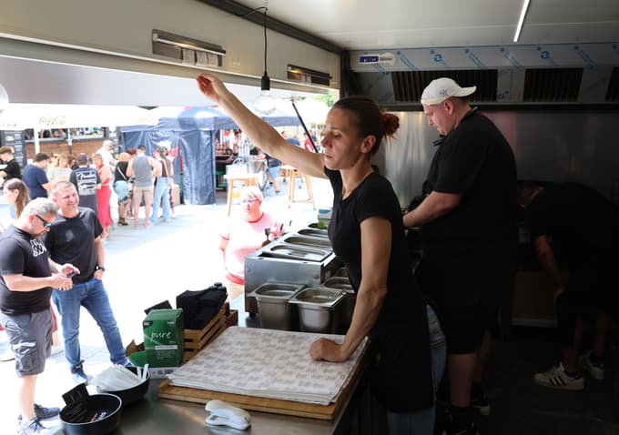 Maribor - Trg Leona Štuklja - Food Truck Festival - hrana pijača - - -