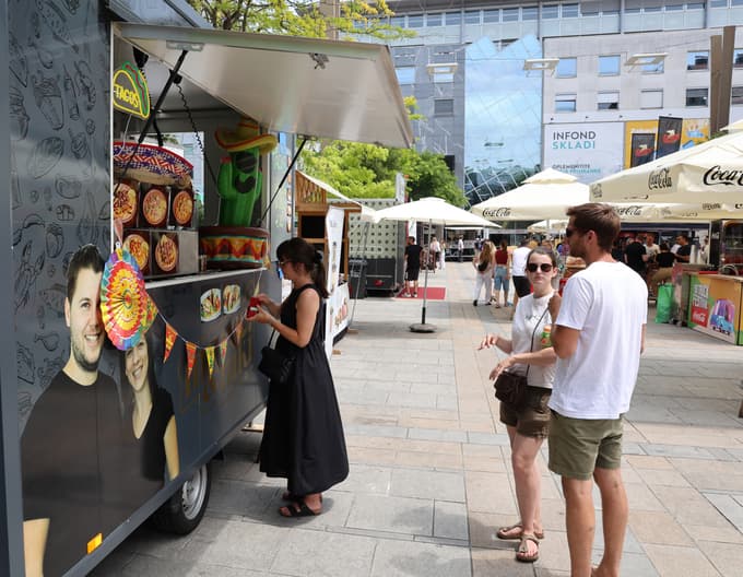 Maribor - Trg Leona Štuklja - Food Truck Festival - hrana pijača - - -