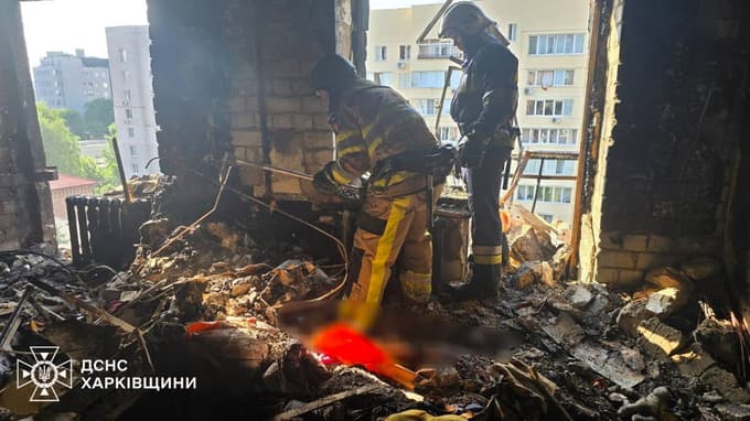 (FOTO) V silovitih ruskih napadih na Ukrajino znova ubitih več ljudi