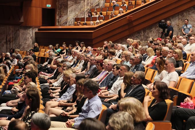 Dvorana Ondine Otta Klasinc je bila na odprtju festivala polna.