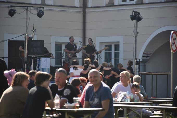V Račah bo zadišalo: Lisjakov kotel z okusno hrano, zabavo za vso družino in licitacija dresa nogometaša Martina Mileca