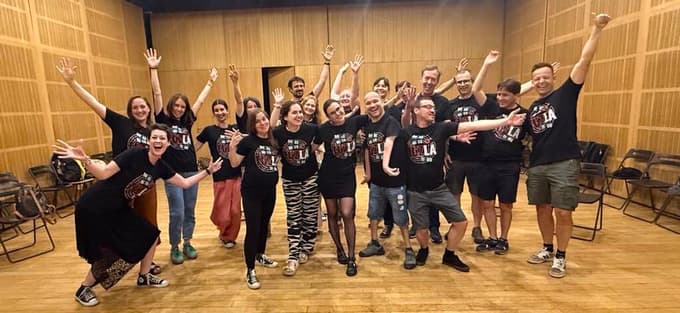 MePZ KUD Coda pred odhodom na prvo mednarodno tekmovanje.