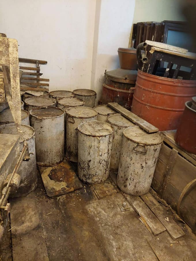 Tako je bil med hranjen v hiši Franca Kirarja.