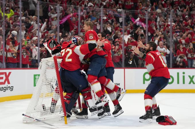 (FOTO) Floridski hokejisti drugič zapored zmagovalci lige NHL