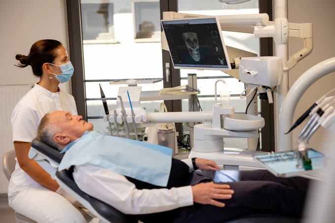 Imate dovolj proteze? Čas je za spremembo!