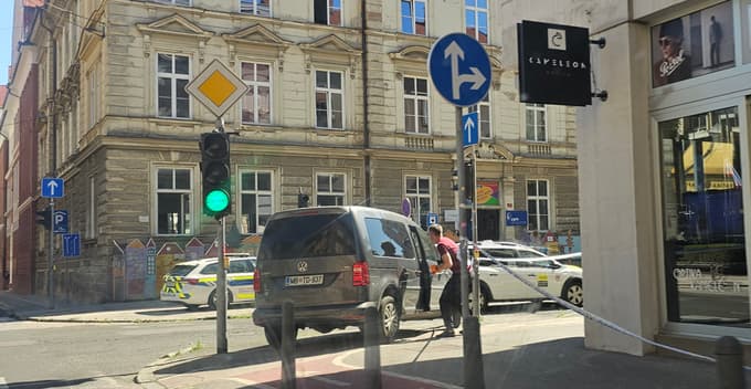 Rop, Razlagova ulica Maribor. Policija