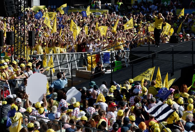 (FOTO) Tadej Pogačar: Živela Francija, živel Tour!