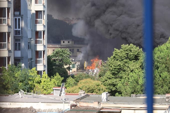 (FOTO) Okoli 30 poškodovanih: V Rimu eksplozija razdejala bencinsko črpalko