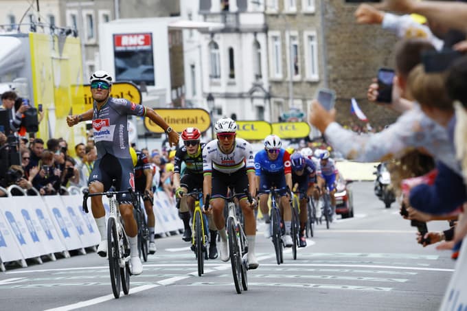 Mathieu van der Poel je z etapno zmago oblekel rumeno majico 