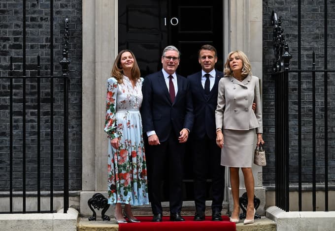 France's President Emmanuel Macron and his wife Brigitte Macron meet with Britain's Prime Minister Keir Starmer and his wife Victoria Starmer at Downing Street in London, Britain, July 9, 2025. REUTERS/Chris J. Ratcliffe